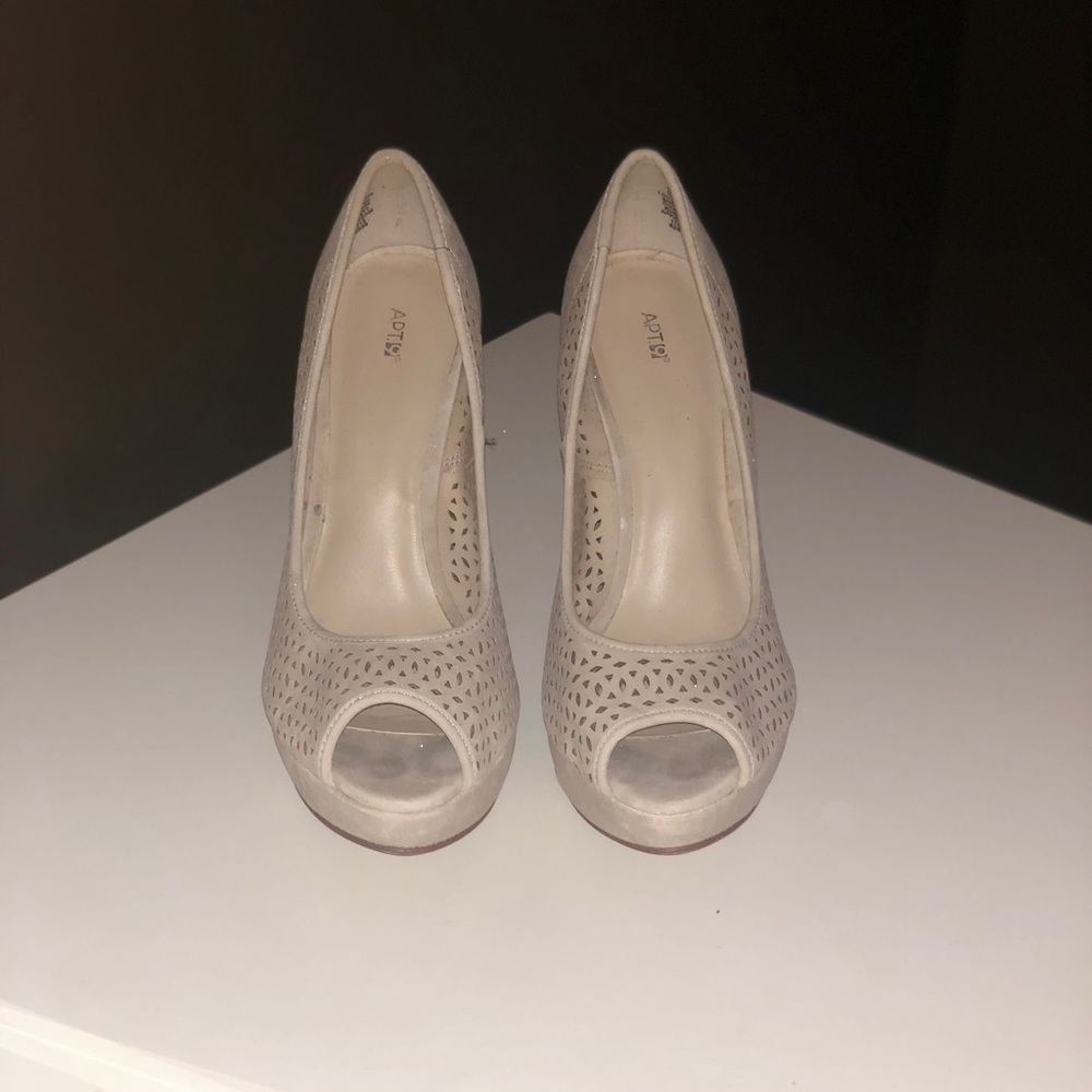 Peep Toe Suede Nude Pumps